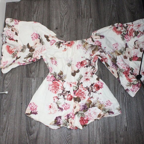 LPA Revolve Romper - Floral & Off The Shoulder Flutter Sleeve Size Small - Picture 4 of 4
